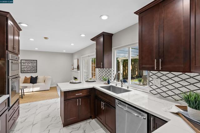 2916 Sombrero Circle, San Ramon CA: https://media.crmls.org/mediaz/1af2188d-750f-47c6-a2d1-396bbe2b7c5d.jpg