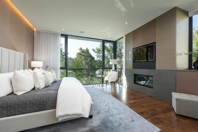 5 Drayton Road, Hillsborough CA: https://media.crmls.org/mediaz/1af2773b-17e1-4bf6-b018-2d3f8e939545.jpg