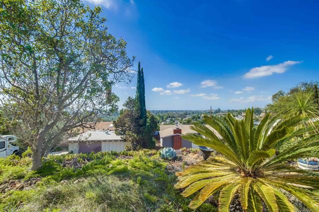 5430 Baltimore Drive Unit 72, La Mesa CA: https://media.crmls.org/mediaz/1af2fede-a8ab-4528-a336-c96aa4b3c005.jpg