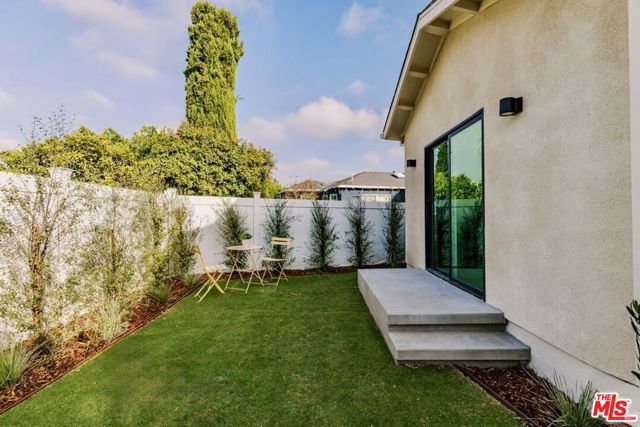 5168 Emporia Avenue, Culver City CA: https://media.crmls.org/mediaz/1af313a4-6935-42cd-96b4-18117d0c9a6e.jpg