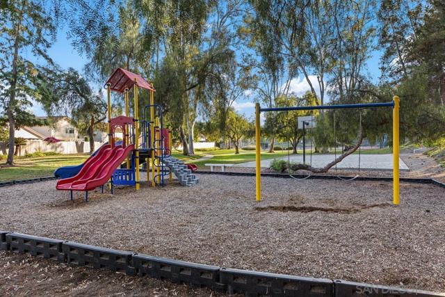 10497 Moorpark St, Spring Valley CA: https://media.crmls.org/mediaz/1af36978-a063-4f1a-b3aa-b33648908b90.jpg