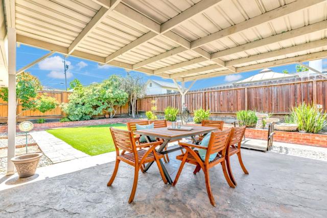 1081 Oak Street, Hollister CA: https://media.crmls.org/mediaz/1af46ab2-3dc4-4322-b09d-2590a7a86fc9.jpg