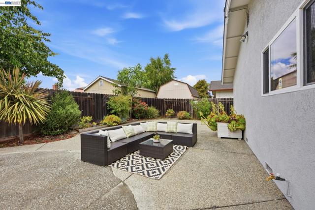 6387 Narcissus Ave, Newark CA: https://media.crmls.org/mediaz/1af50625-a3dd-4957-9b3e-e1123fa8aab0.jpg