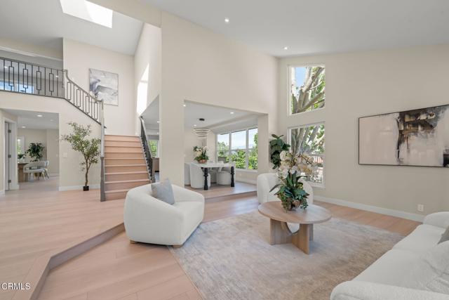 Detail Gallery Image 4 of 71 For 1133 Promontory Pl, West Covina,  CA 91791 - 5 Beds | 4/1 Baths