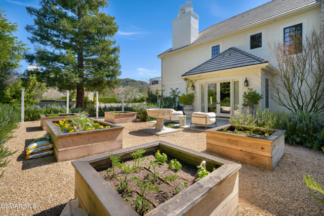 2160 Marshbrook Road, Thousand Oaks CA: https://media.crmls.org/mediaz/1af57534-4486-4af6-a0a5-db7e21ec79cc.jpg