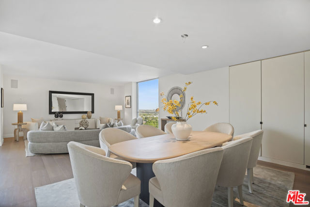 1100 Alta Loma Road, West Hollywood CA: https://media.crmls.org/mediaz/1af5b751-a866-4318-bc4e-1eea01ba324b.jpg
