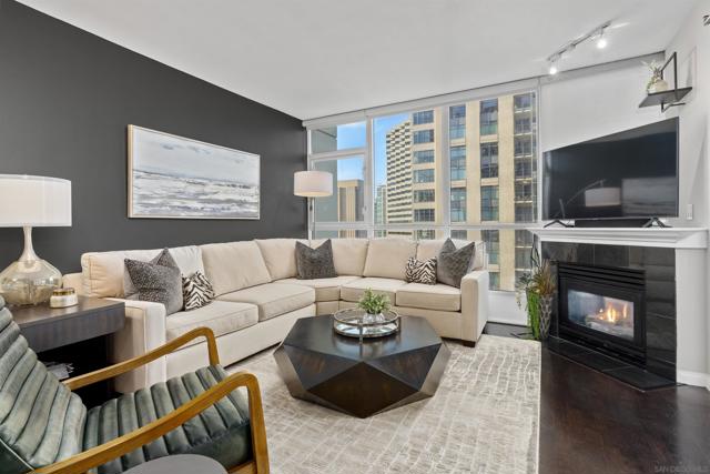 555 Front St., San Diego CA: https://media.crmls.org/mediaz/1af5f62b-76dc-431f-a687-8eba49827905.jpg