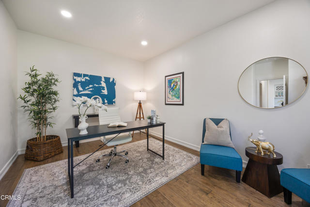 827 W Heritage Oak Court, Altadena CA: https://media.crmls.org/mediaz/1af6a3d6-dd10-481b-83d1-1f09bfade256.jpg