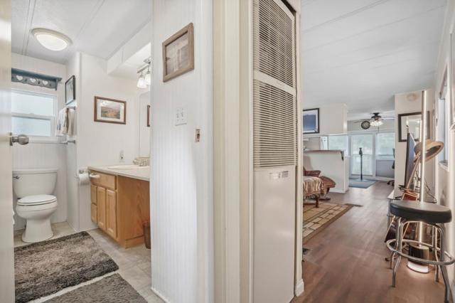 9097 N Ventura Avenue, Ventura CA: https://media.crmls.org/mediaz/1af6e1a6-d818-48b3-95d9-f9b9dbc1feb7.jpg