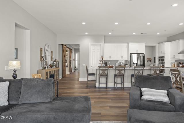 508 Autumn Path Lane, Santa Paula CA: https://media.crmls.org/mediaz/1af780b5-b241-43fd-a090-954a84976b4e.jpg
