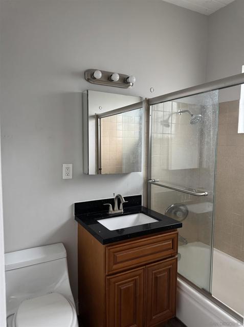 Image 2 of 8 For 3815 Vermont St.