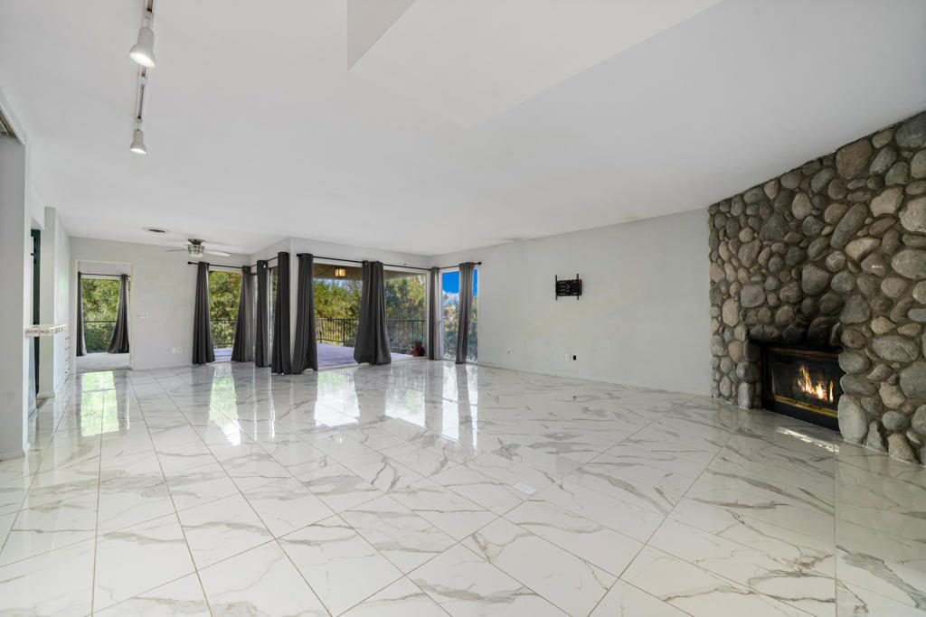 MLS #219139106DA image #3