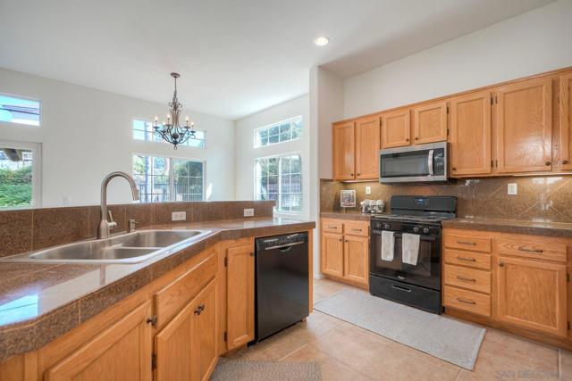 29711 Williams Valley Ct, Escondido CA: https://media.crmls.org/mediaz/1af7a231-fd5f-4739-a6e9-2a1c3802cec6.jpg