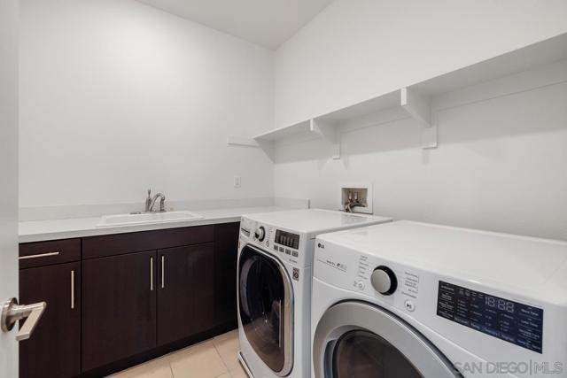 9008 Trailridge Ave, Santee CA: https://media.crmls.org/mediaz/1af81f5b-2fd9-4544-a9d7-3c9507f1646e.jpg
