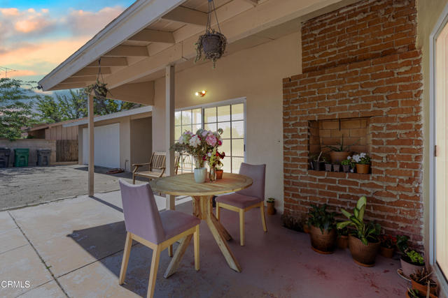543 E Avenue J1, Lancaster CA: https://media.crmls.org/mediaz/1af867b0-a6ec-4352-9e08-22cd565aa892.jpg