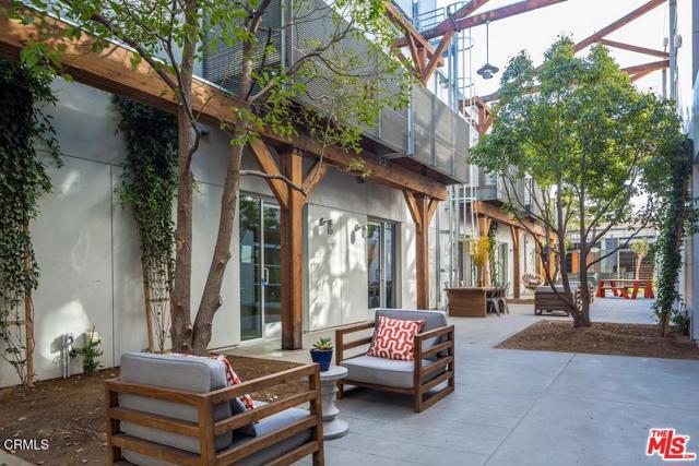Detail Gallery Image 36 of 40 For 527 Molino St #110,  Los Angeles,  CA 90013 - 2 Beds | 1/1 Baths