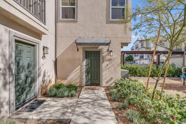 Detail Gallery Image 4 of 38 For 2317 Stardust, Escondido,  CA 92025 - 2 Beds | 2/1 Baths