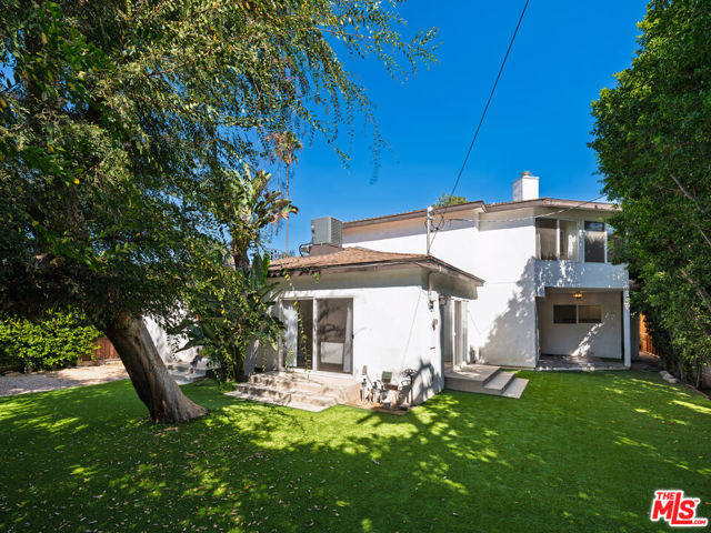 5417 Allott Avenue, Sherman Oaks CA: https://media.crmls.org/mediaz/1af97609-28e5-467d-9618-ff921465ca38.jpg
