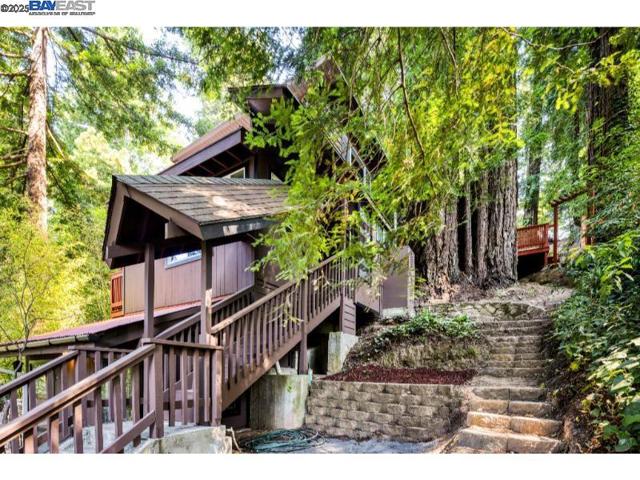 21401 Santa Clara Ave, Monte Rio CA: https://media.crmls.org/mediaz/1af9e23f-3eb0-42dc-9df3-625e1b66ad65.jpg