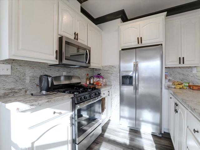 421 N 13th Street, San Jose CA: https://media.crmls.org/mediaz/1afa84c1-2b3a-4dd1-b107-d5e07fdbf143.jpg