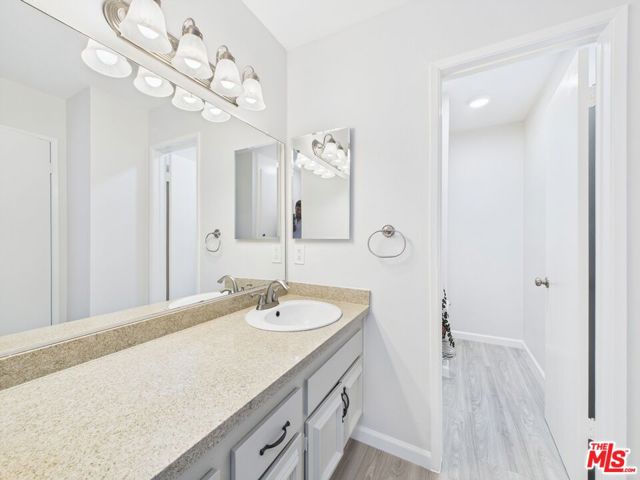 5460 White Oak Avenue, Encino CA: https://media.crmls.org/mediaz/1afadcc6-6b3c-49eb-a506-31ea17fc3e01.jpg