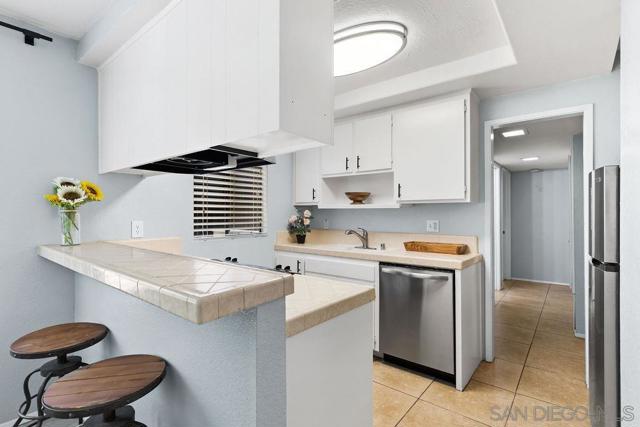 2157 Arnold Way, Alpine CA: https://media.crmls.org/mediaz/1afb697a-c660-4727-b368-b709dd4c5f42.jpg