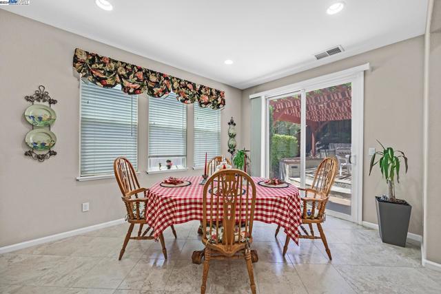 Image 13 of 28 For 5366 Dublin Ranch Dr