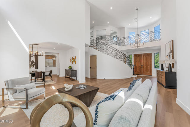 265 W Kelly Road, Thousand Oaks CA: https://media.crmls.org/mediaz/1afd2bda-de47-4c98-a36e-64b24233c483.jpg