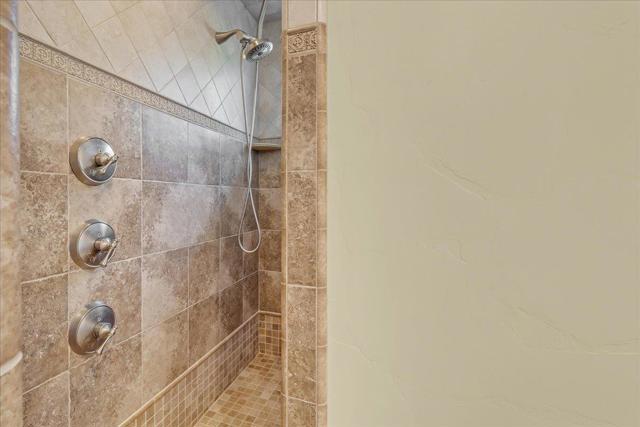 4116 Ashford Circle, Hollister CA: https://media.crmls.org/mediaz/1afd7999-f2c3-4fa8-935d-8092482b2403.jpg