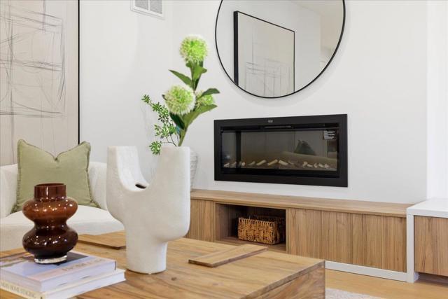 852 La Para Avenue, Palo Alto CA: https://media.crmls.org/mediaz/1afda1f5-8ce9-4324-bdec-b499fa3752e6.jpg