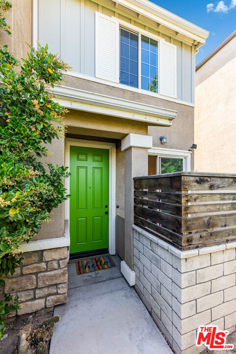 10942 KITTRIDGE Street photo 1