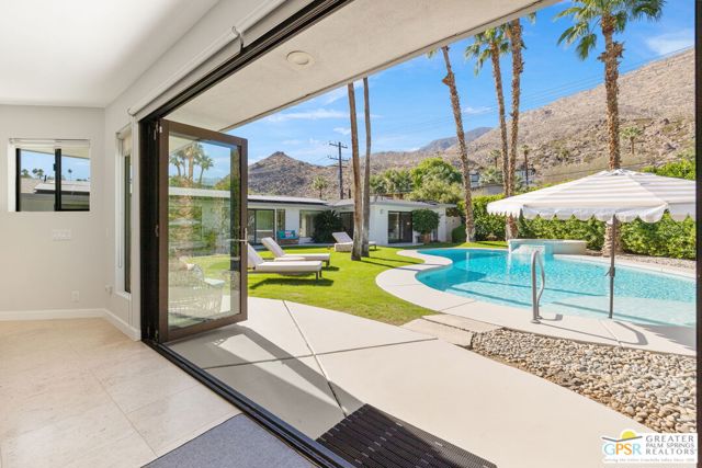 290 W Lilliana Drive, Palm Springs CA: https://media.crmls.org/mediaz/1afe9dea-0a3b-481a-8498-a4dfb59dffdb.jpg