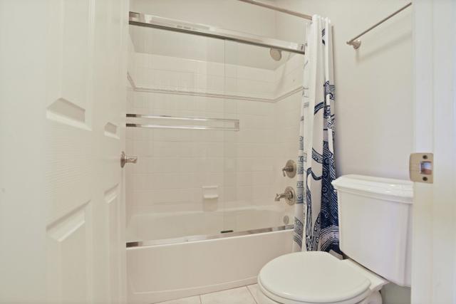2264 Star Lilly Court, Brentwood CA: https://media.crmls.org/mediaz/1afeffad-3580-48ad-a10a-ecaae3fe4634.jpg