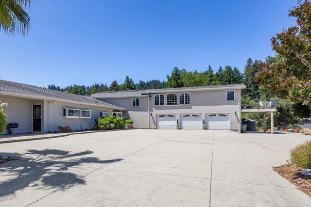 22187 Old Santa Cruz Highway, Los Gatos CA: https://media.crmls.org/mediaz/1aff686f-baaa-4dc3-8dea-575a289ca67d.jpg
