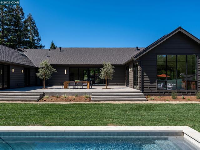 3364 Las Huertas Rd, Lafayette CA: https://media.crmls.org/mediaz/1b00028f-aec8-4579-ada6-0eb0292b59e7.jpg