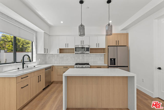 5841 Kester Avenue, Van Nuys CA: https://media.crmls.org/mediaz/1b004aab-22b2-4301-973b-902bc7a29321.jpg