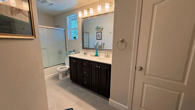 131 Lusitano Way, Gilroy CA: https://media.crmls.org/mediaz/1b00c35b-04cf-4c19-87ad-57c9c8df2138.jpg