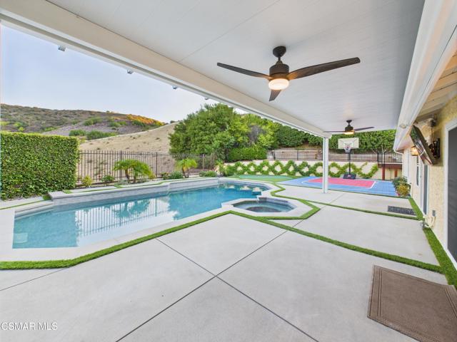 29650 Kimberly Drive, Agoura Hills CA: https://media.crmls.org/mediaz/1b01498c-c691-49ab-97bf-7fbd2c9e7c04.jpg