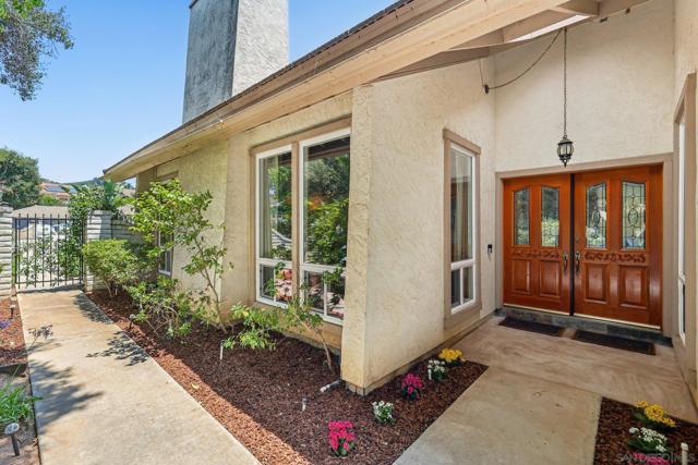 2807 Carlton Way, Fallbrook CA: https://media.crmls.org/mediaz/1b015405-e844-4d5f-80e7-4269d365dd6e.jpg