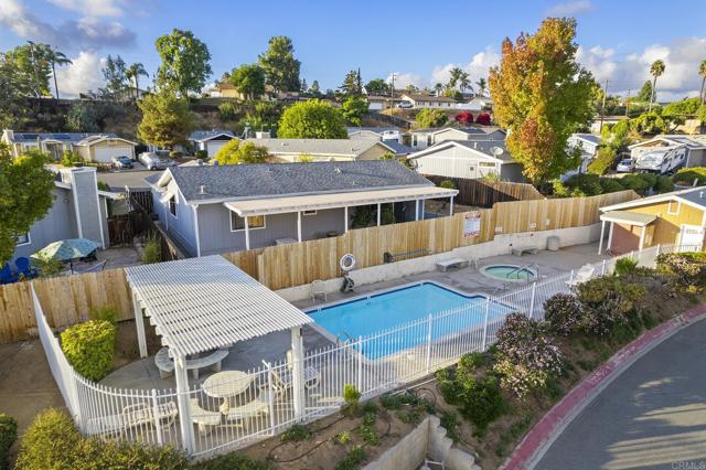 12694 Jackson Heights Drive, El Cajon CA: https://media.crmls.org/mediaz/1b024dcc-7ef8-4ff5-861b-9c29eb904d94.jpg