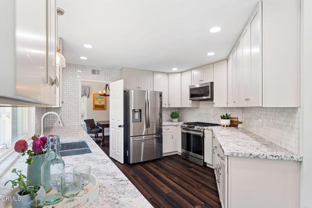 Detail Gallery Image 3 of 53 For 12157 London Grove Ct, Moorpark,  CA 93021 - 3 Beds | 2/1 Baths