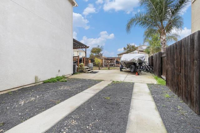 130 Ridge Crest Court, Oakley CA: https://media.crmls.org/mediaz/1b029057-c18c-4481-8048-7eb9bf8fedf3.jpg