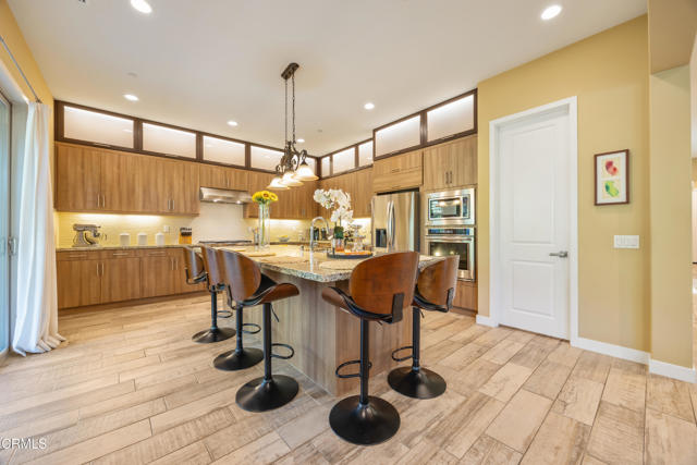 Detail Gallery Image 19 of 73 For 627 E Orange Blossom Way, Azusa,  CA 91702 - 4 Beds | 4/1 Baths