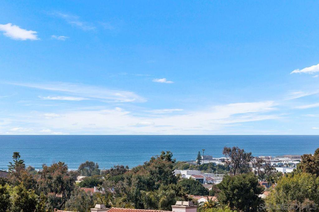 915 Caminito Estrada C, Carlsbad, CA 92011