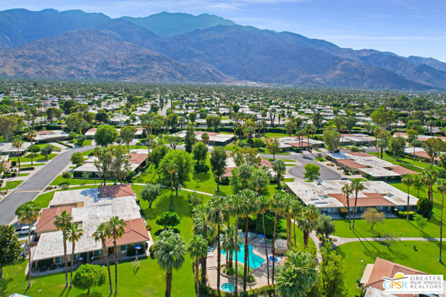 2365 S Oakcrest Drive, Palm Springs CA: https://media.crmls.org/mediaz/1b03849a-cd32-4ad2-801c-d8d5189be23c.jpg