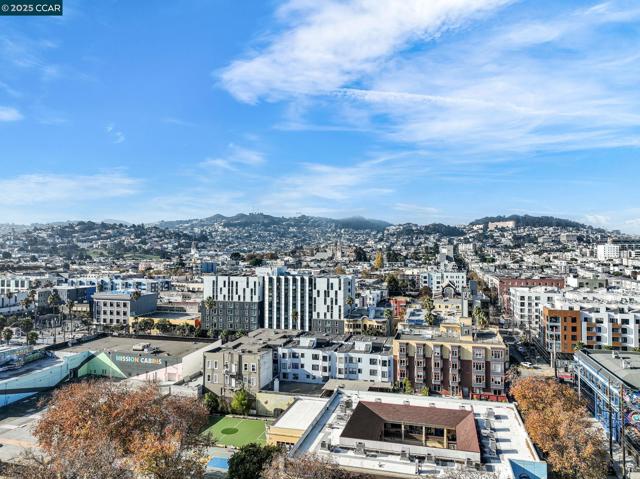 1515 15Th St, San Francisco CA: https://media.crmls.org/mediaz/1b040654-3987-4876-af46-4c6ba4a01397.jpg