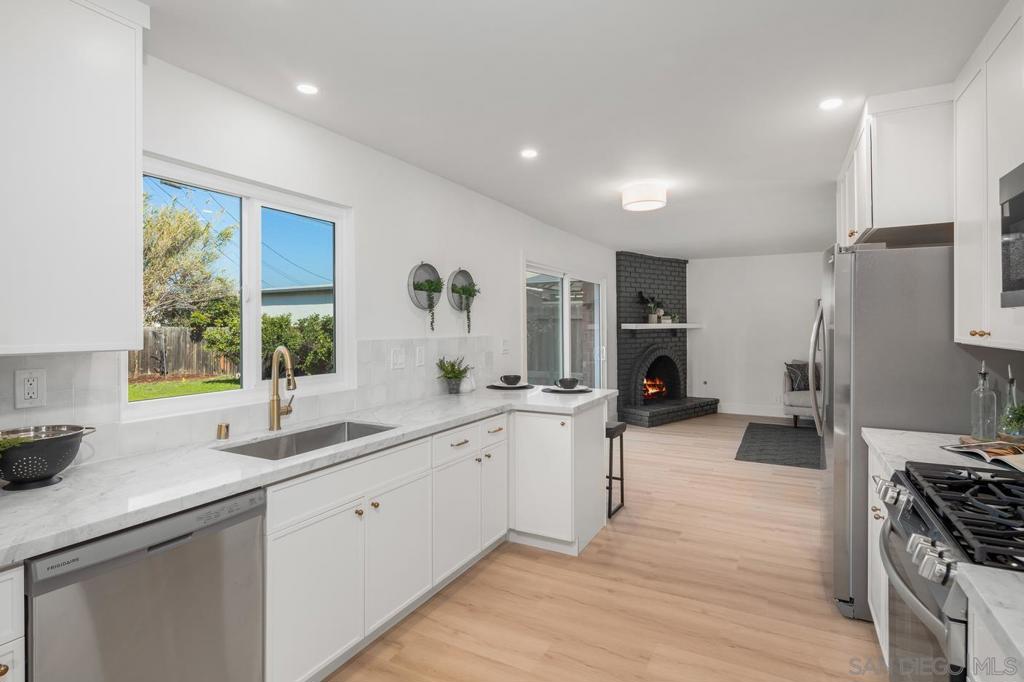 MLS #250042671SD image #10