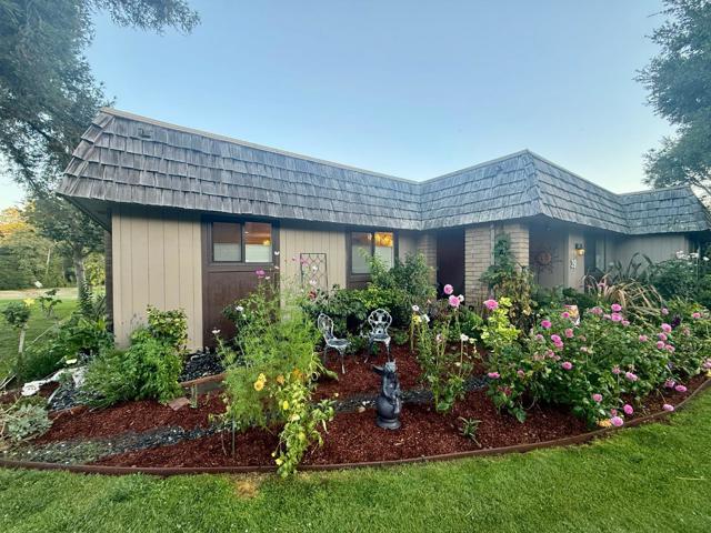 23799 Slns-Mty Highway, Salinas CA: https://media.crmls.org/mediaz/1b04edf3-a209-4abe-a3ea-b0466ca157f2.jpg