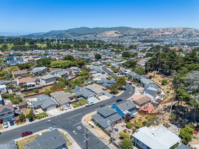 381 Granada Drive, South San Francisco CA: https://media.crmls.org/mediaz/1b053565-65a0-4169-abde-499fe2c6f185.jpg