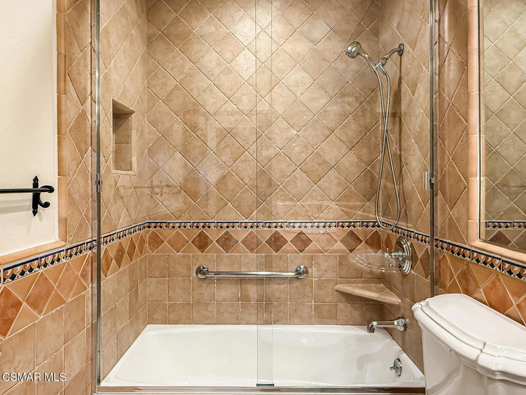 https://media.crmls.org/mediaz/1b054ce6-5fe6-4d51-befd-70fa59f0ec64.jpg?preset=X-Large